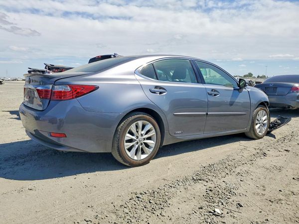 2013 LEXUS ES 300h