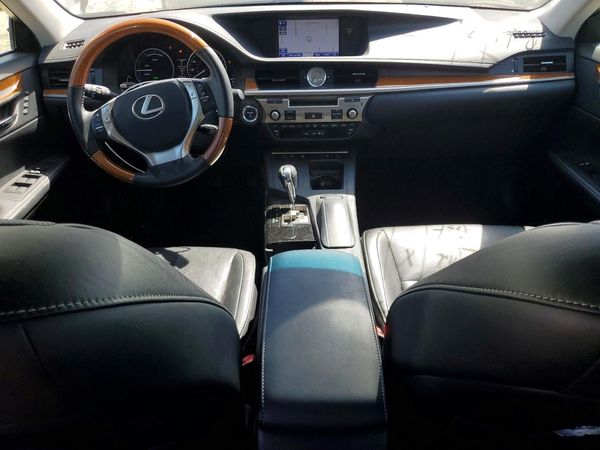 2013 LEXUS ES 300h