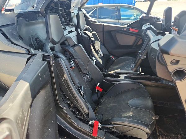 2025 CAN-AM MAVERICK R