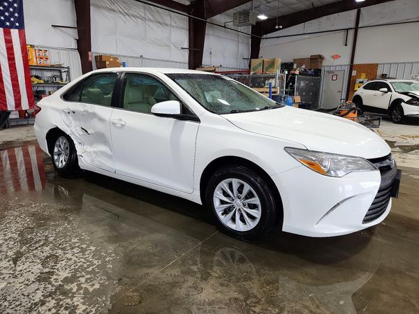 2016 TOYOTA CAMRY