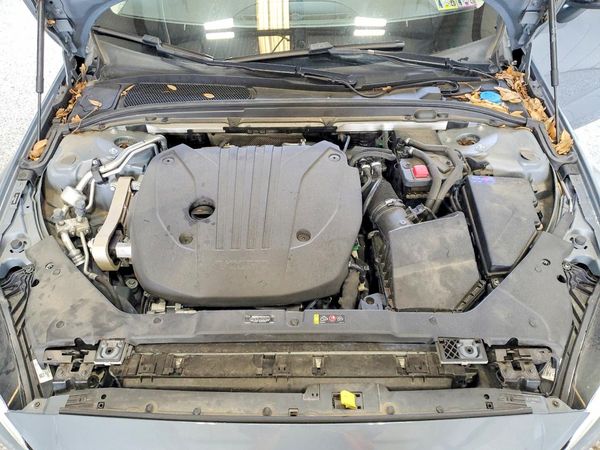 2022 VOLVO S60 — Engine bay