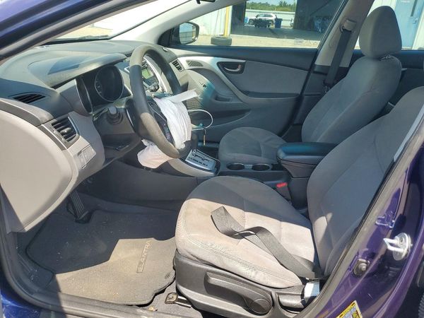 2012 HYUNDAI ELANTRA