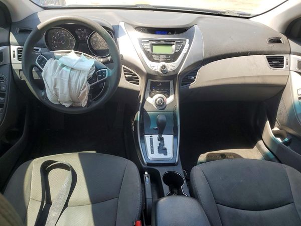 2012 HYUNDAI ELANTRA