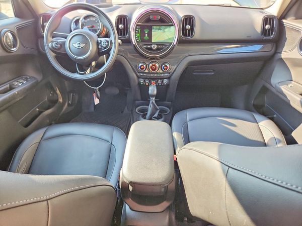 2018 MINI COOPER