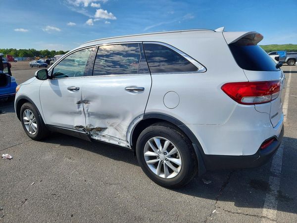 2016 KIA SORENTO L / LX