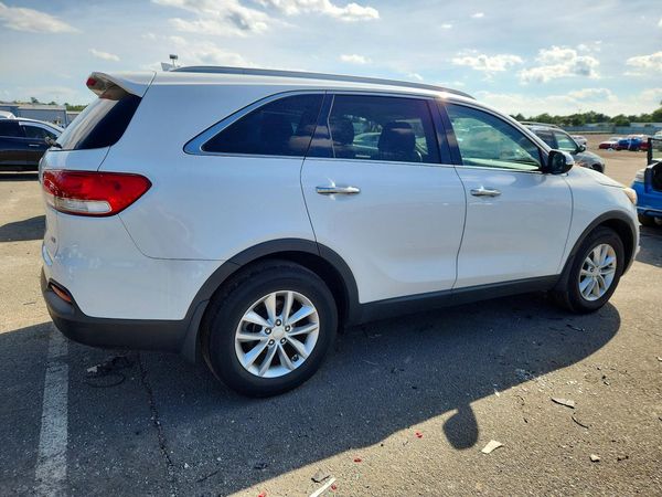 2016 KIA SORENTO L / LX