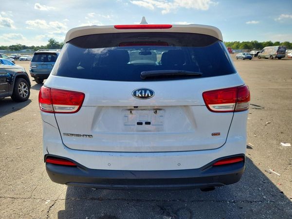 2016 KIA SORENTO L / LX