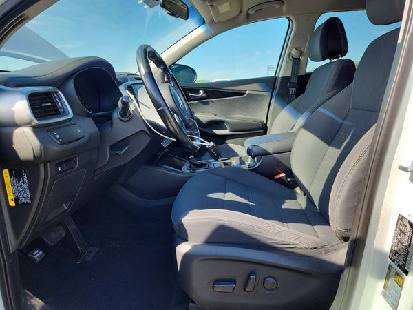 2016 KIA SORENTO L / LX