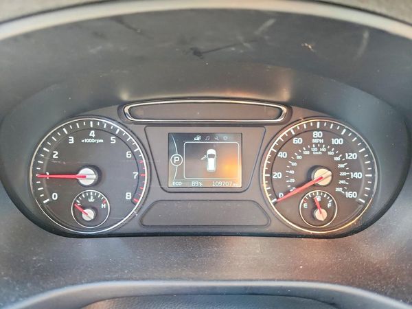 2016 KIA SORENTO L / LX