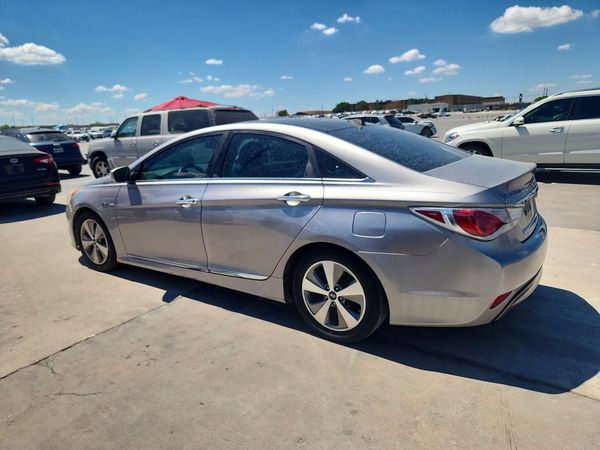 2012 HYUNDAI SONATA Middle level