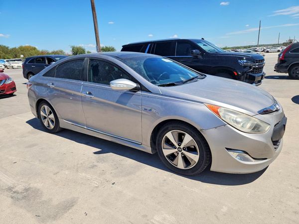 2012 HYUNDAI SONATA Middle level