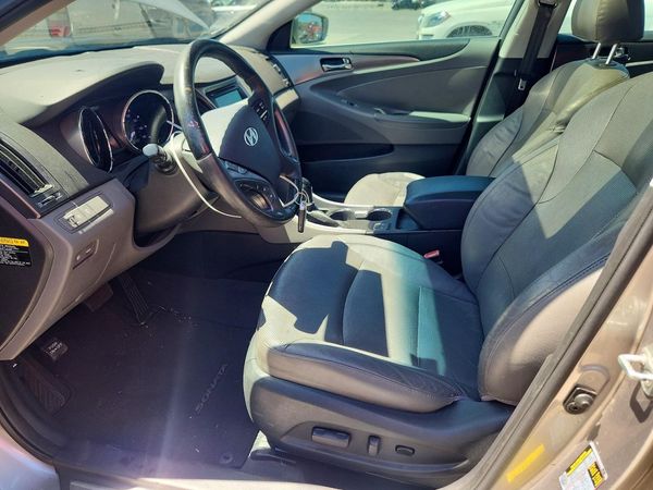 2012 HYUNDAI SONATA Middle level