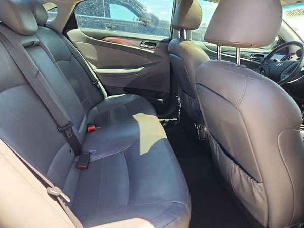 2012 HYUNDAI SONATA Middle level
