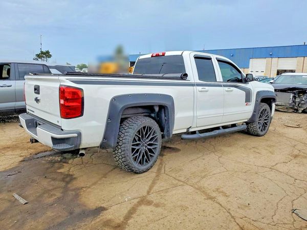2017 CHEVROLET SILVERADO LT