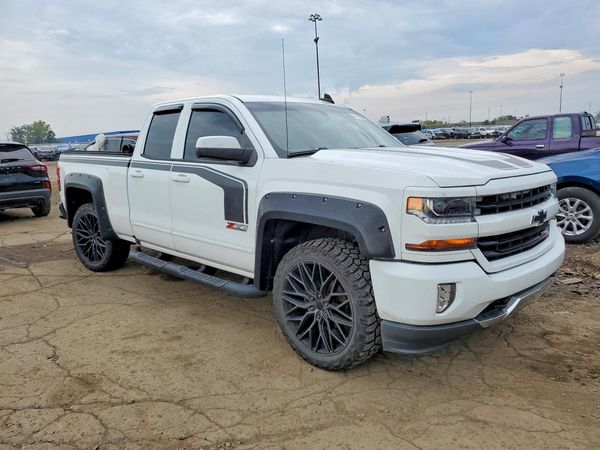 2017 CHEVROLET SILVERADO LT