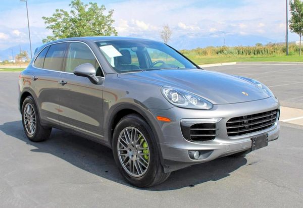 2015 PORSCHE CAYENNE