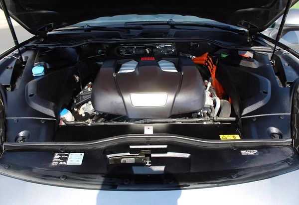 2015 PORSCHE CAYENNE E-Hybrid