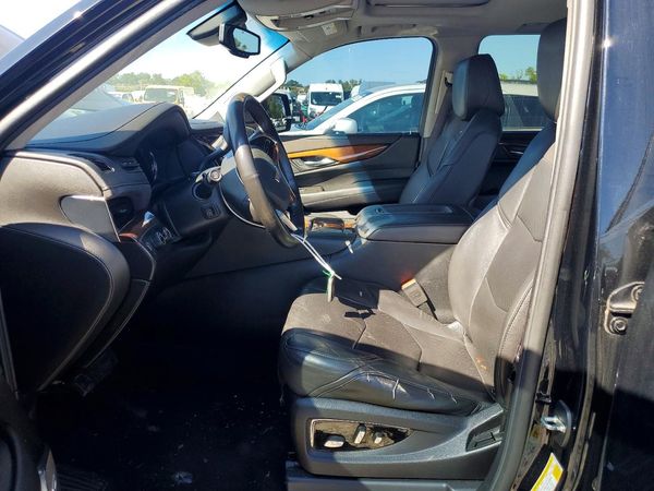 2016 CADILLAC ESCALADE Luxury — DENT