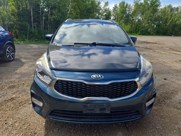 2017 KIA RONDO