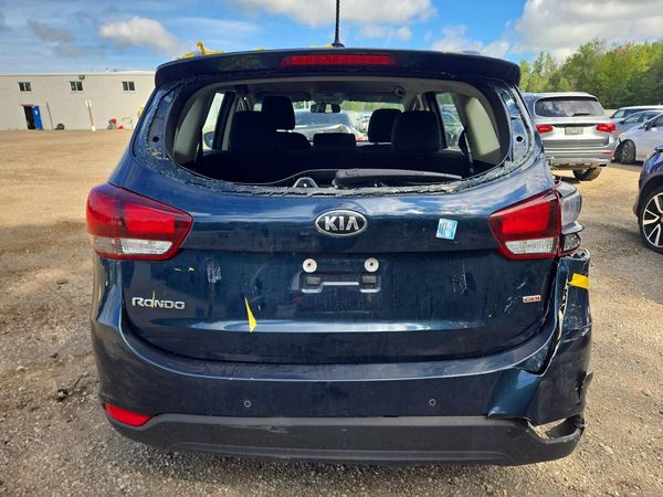 2017 KIA RONDO