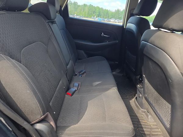 2017 KIA RONDO