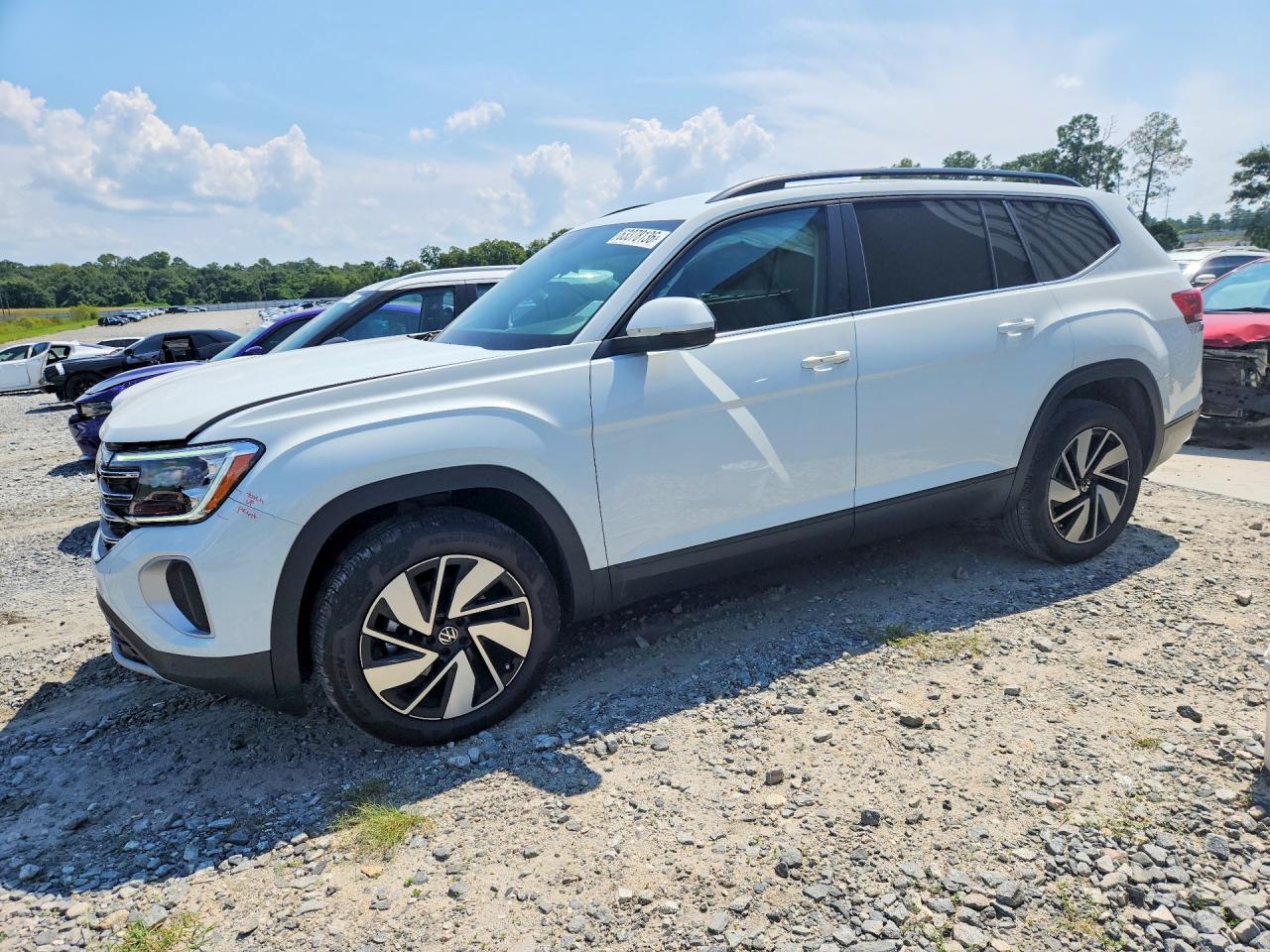 2025 VOLKSWAGEN ATLAS SE — Front 3/4