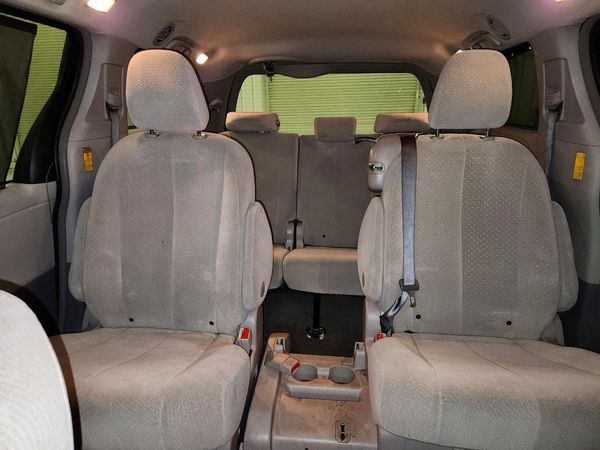 2014 TOYOTA SIENNA