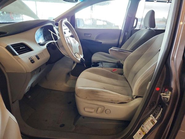 2014 TOYOTA SIENNA