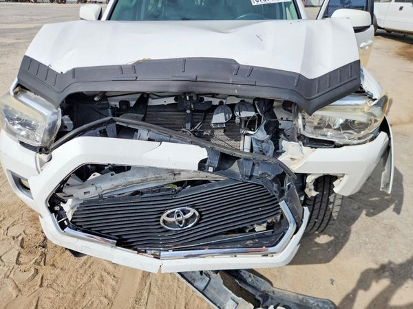 2017 TOYOTA TACOMA