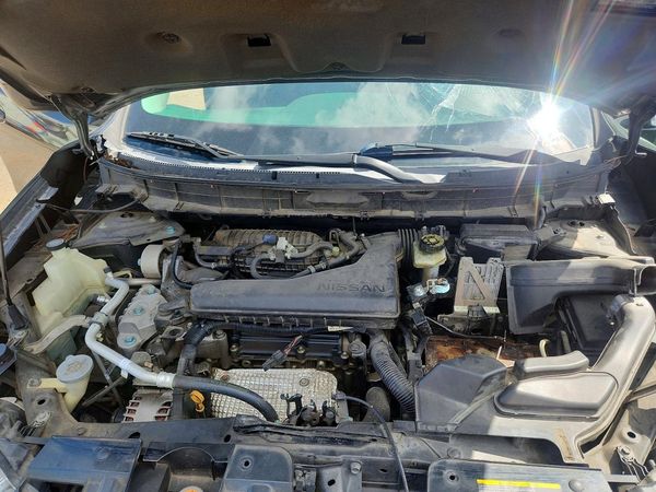 2018 NISSAN ROGUE — Engine bay