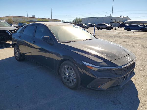 2024 HYUNDAI ELANTRA SEL — Passenger 3/4