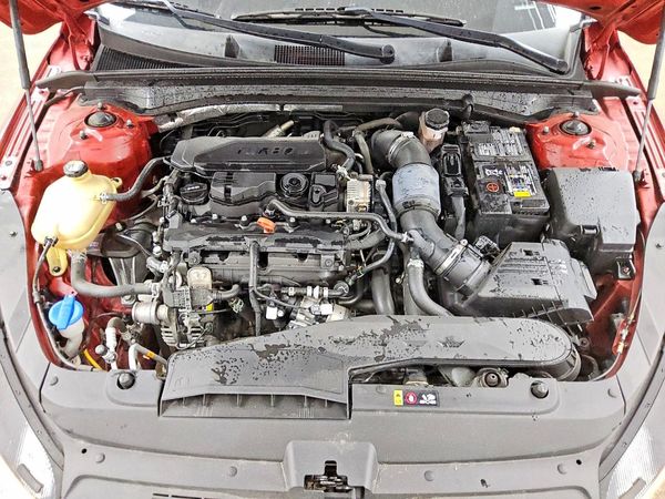 2021 KIA K5 LX — Engine bay