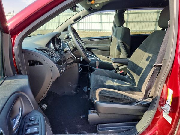 2017 DODGE GRAND CARAVAN — DENT