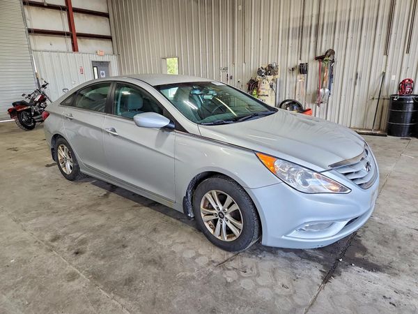 2013 HYUNDAI SONATA GLS/ GLS Popular