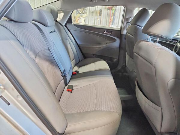 2013 HYUNDAI SONATA GLS/ GLS Popular