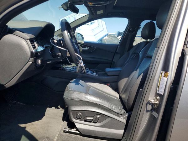 2017 AUDI Q7 quattro Premium