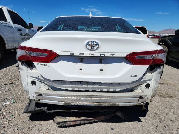 2020 TOYOTA CAMRY LE — DIRR