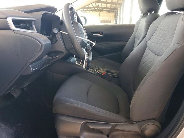 2020 TOYOTA COROLLA LE — DENT