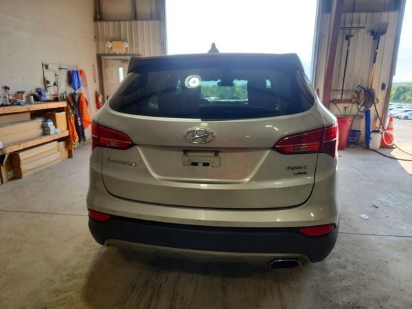 2016 HYUNDAI SANTA FE Base