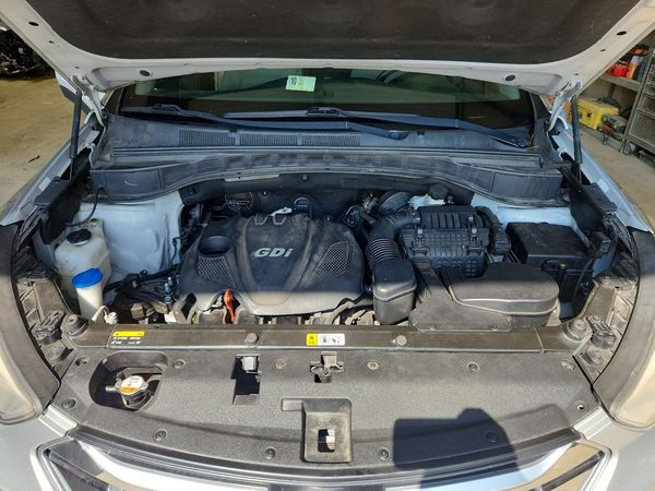 2016 HYUNDAI SANTA FE Base