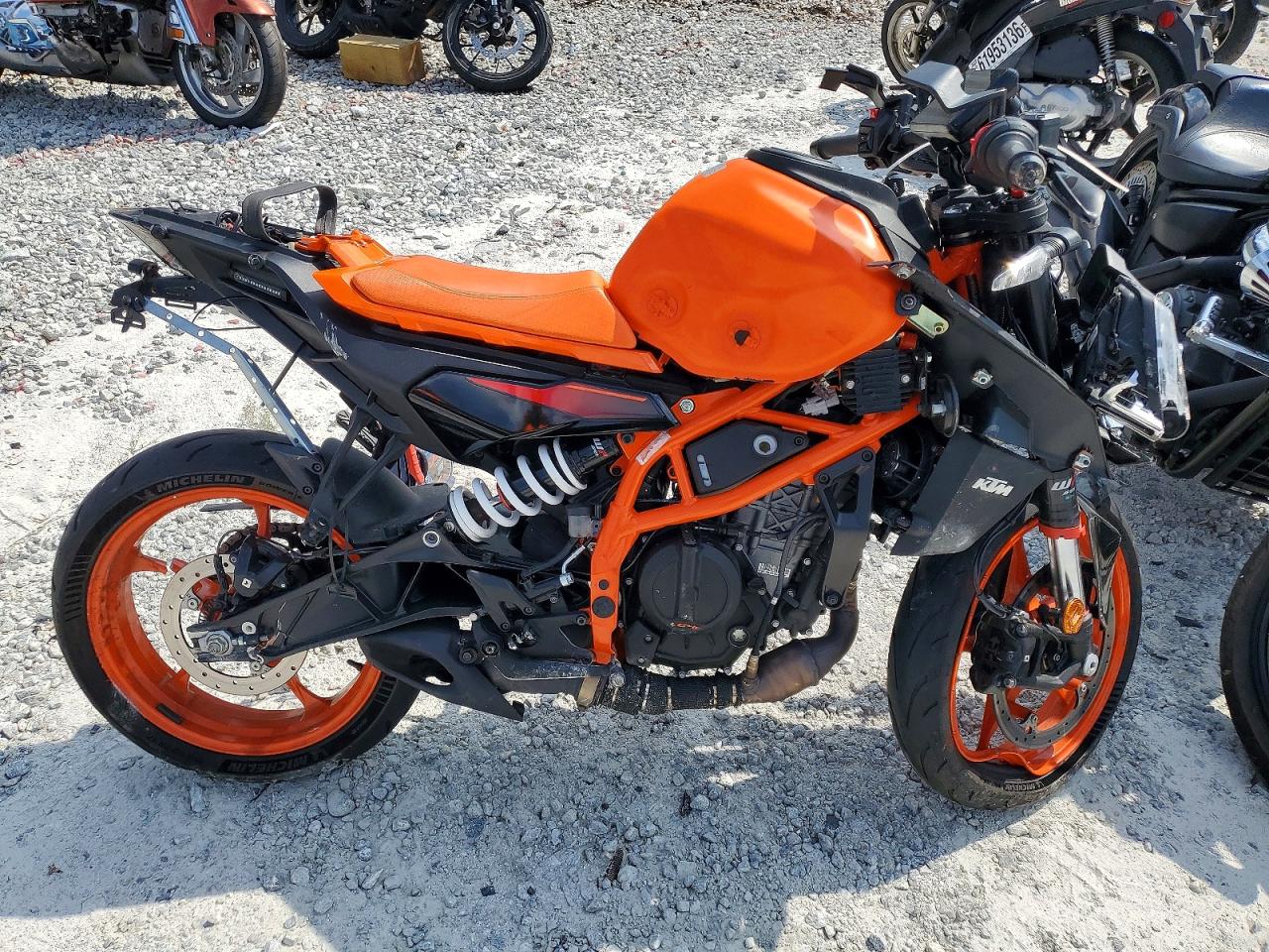 2024 KTM 390