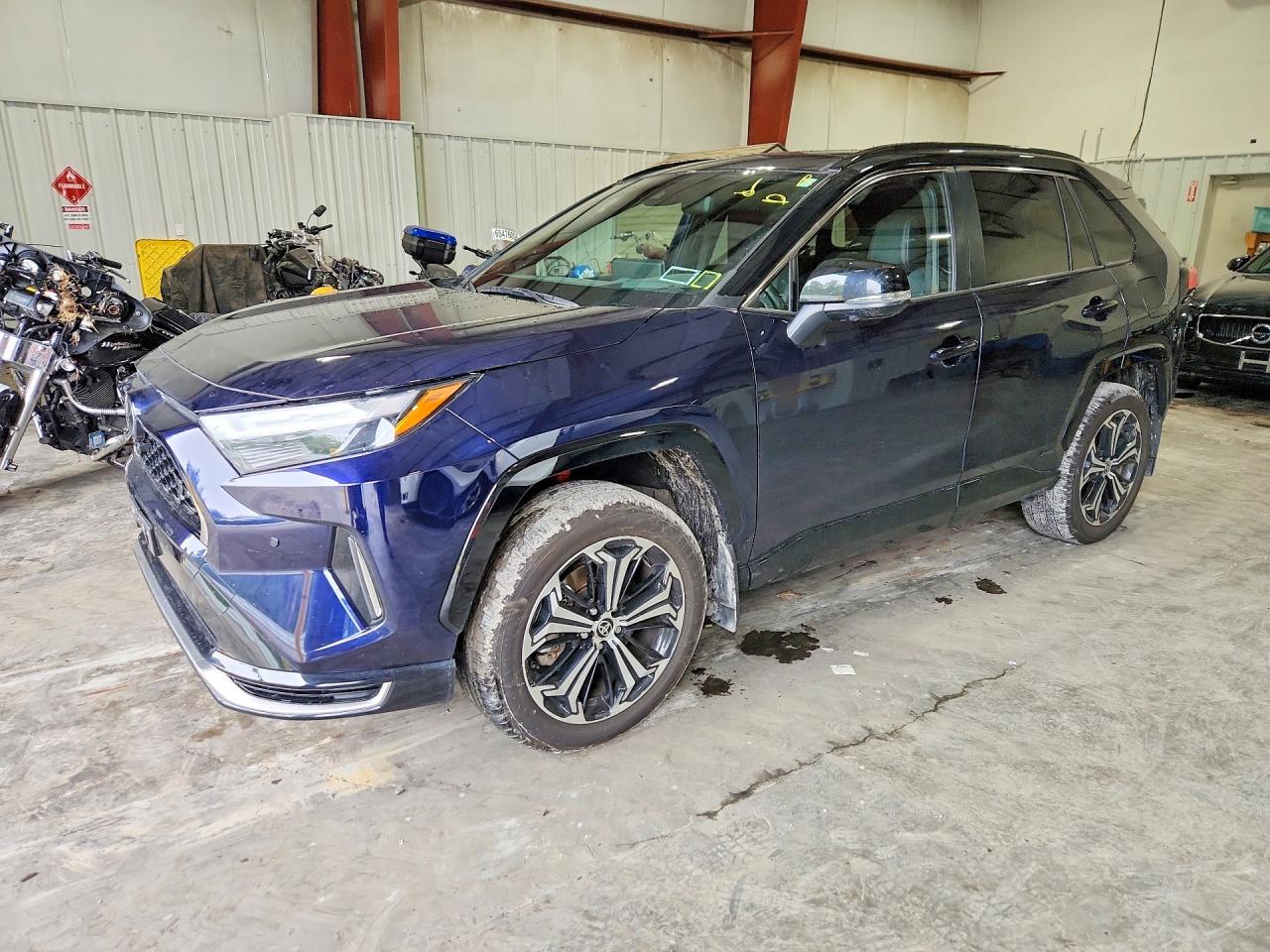 2025 TOYOTA RAV4 XSE Premium