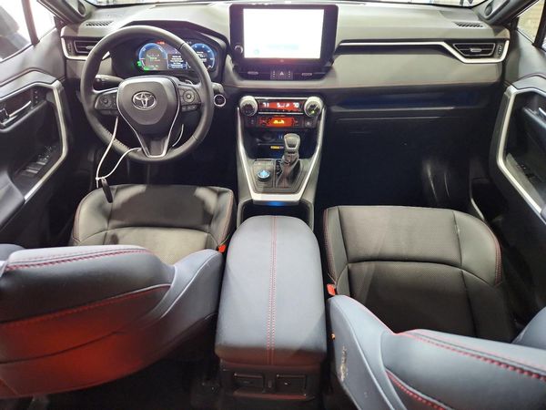 2025 TOYOTA RAV4 XSE Premium