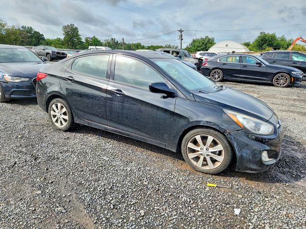 2013 HYUNDAI ACCENT GLS Premium/ SE