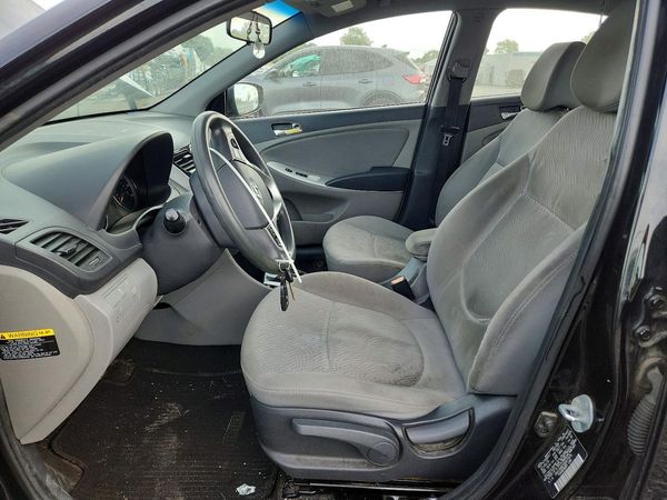2013 HYUNDAI ACCENT GLS Premium/ SE