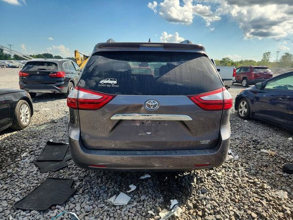 2015 TOYOTA SIENNA
