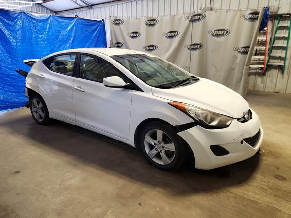 2013 HYUNDAI ELANTRA