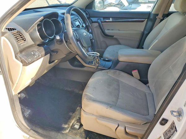 2013 KIA SORENTO Base / LX
