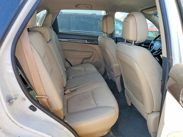 2013 KIA SORENTO Base / LX