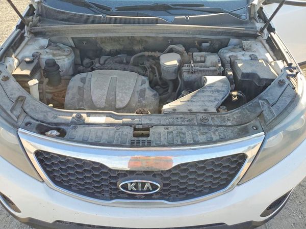 2013 KIA SORENTO Base / LX